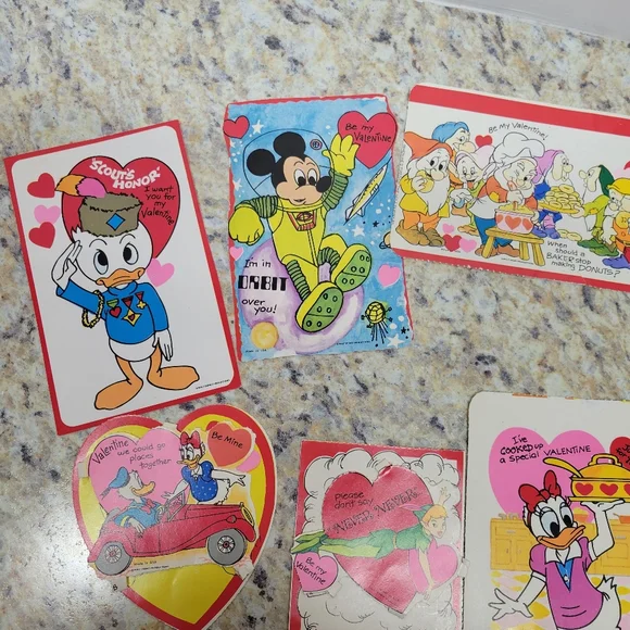 SOLD      Vintage Disney Valentine's Day Cards/ Postcards - Picture 5 of 10